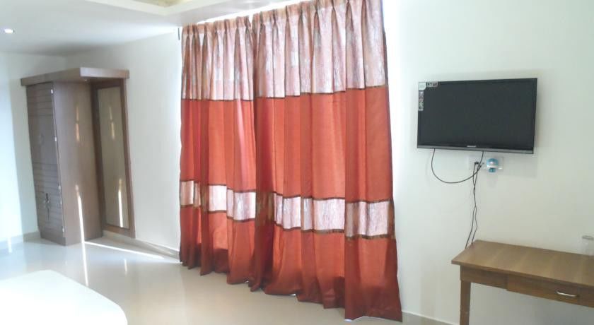 Hotel Rainbow International Shamshabad 4*